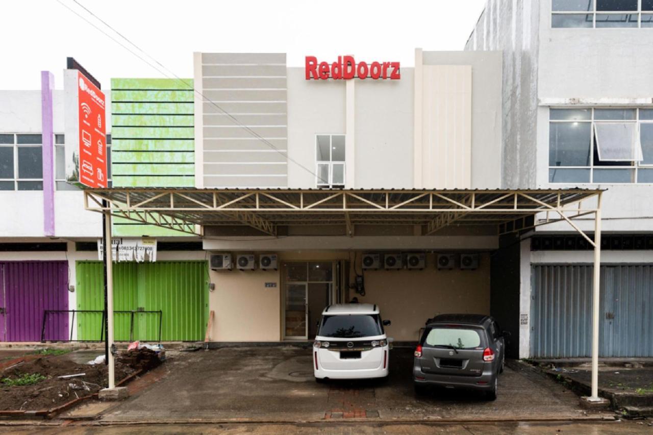 Reddoorz @ Graha Cemerlang Maros Kallikalli Exterior photo