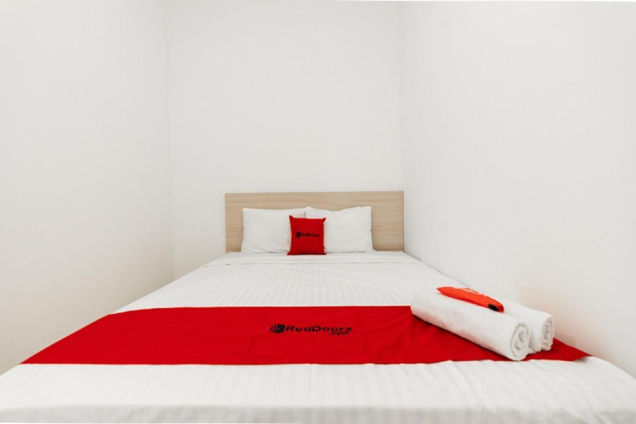 Reddoorz @ Graha Cemerlang Maros Kallikalli Exterior photo