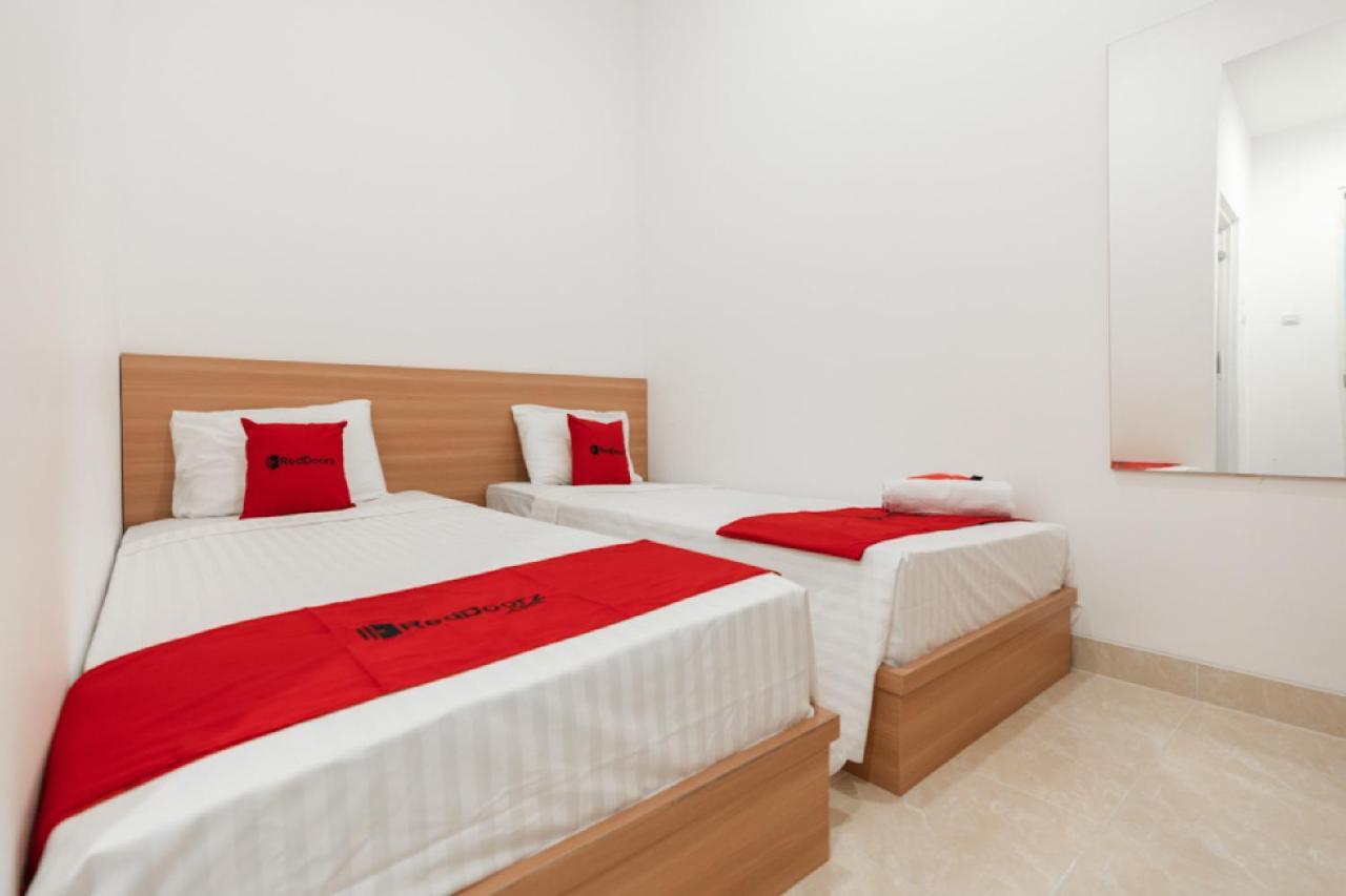 Reddoorz @ Graha Cemerlang Maros Kallikalli Exterior photo